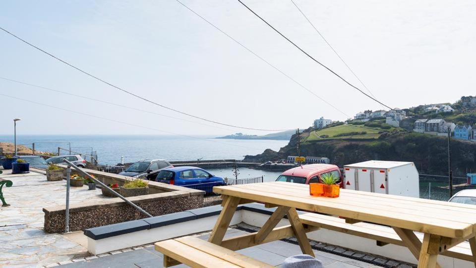 Hipnautic, Mevagissey, Sleeps 6 Vila Exterior foto